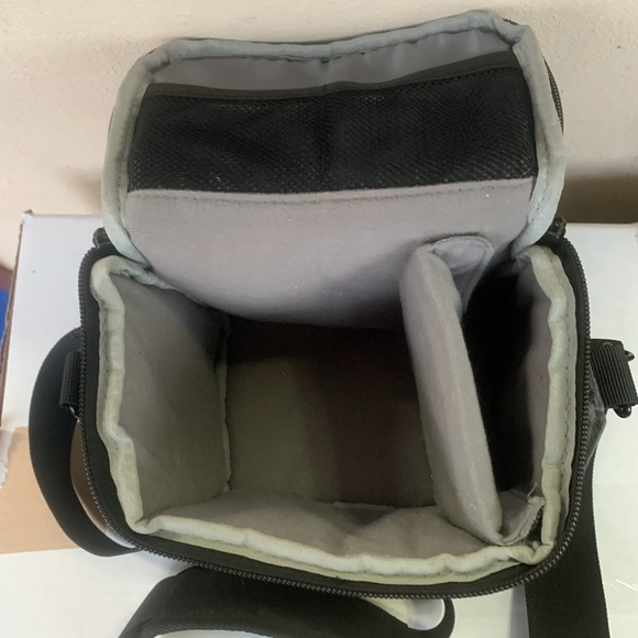 PROMASTER IMPULSE SMALL CAMERA BAG - Picture 3 of 7